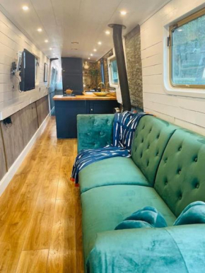 Bespoke narrowboat